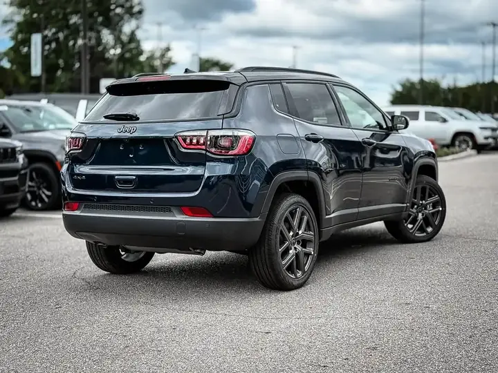 Jeep Compass 2026 photo 2