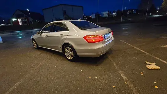 Mercedes-Benz E200 D 2012 photo 4