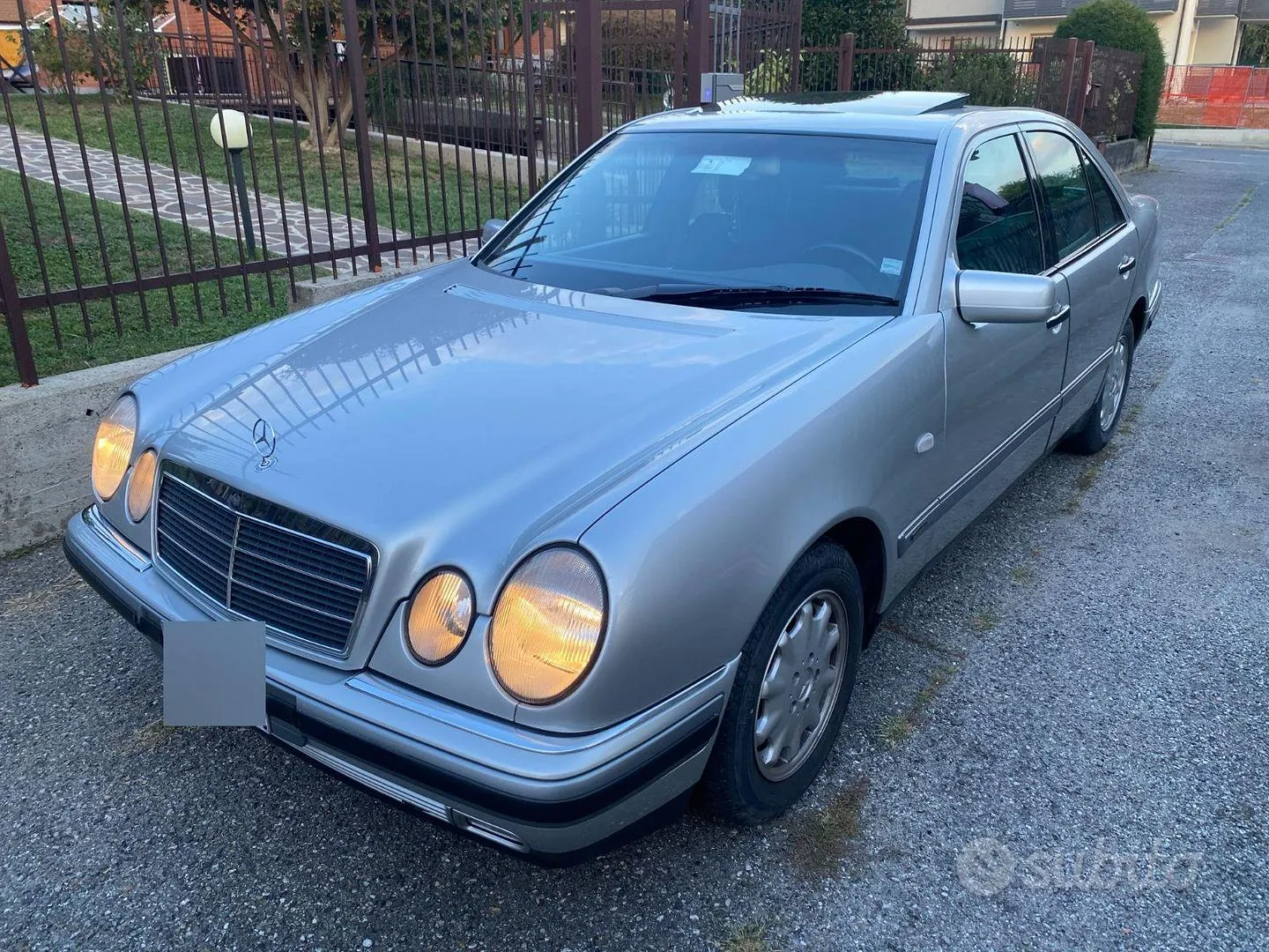 Mercedes-Benz E