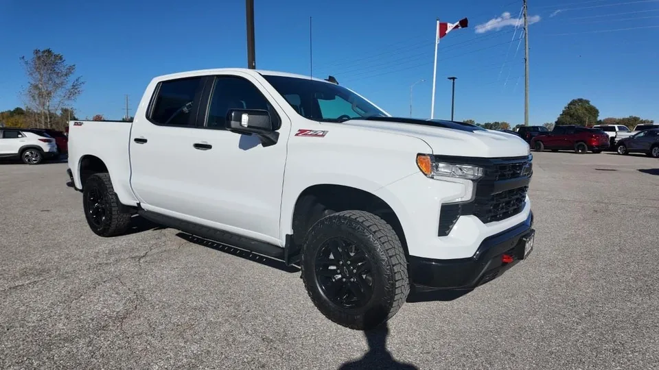 Chevrolet Silverado 1500 2024 photo 3