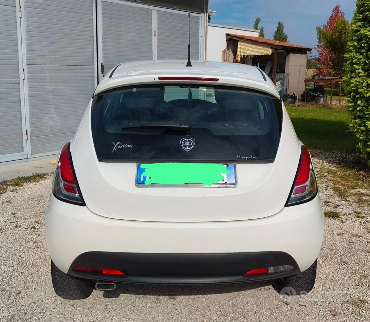 Lancia Ypsilon 2013 photo 2