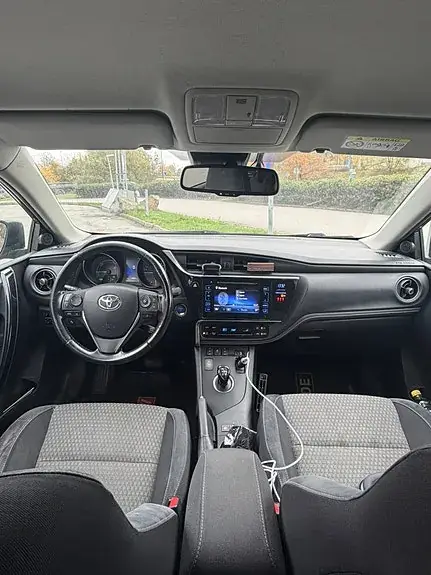 Toyota Auris 2018 photo 3