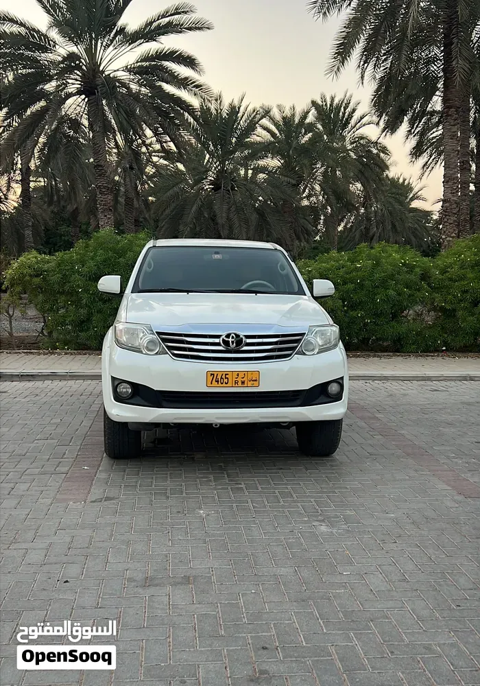 Toyota Fortuner 2013 photo 2