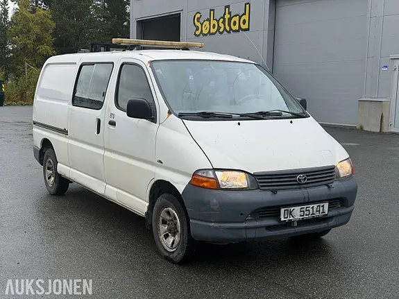 Toyota Hiace 2003 photo 2