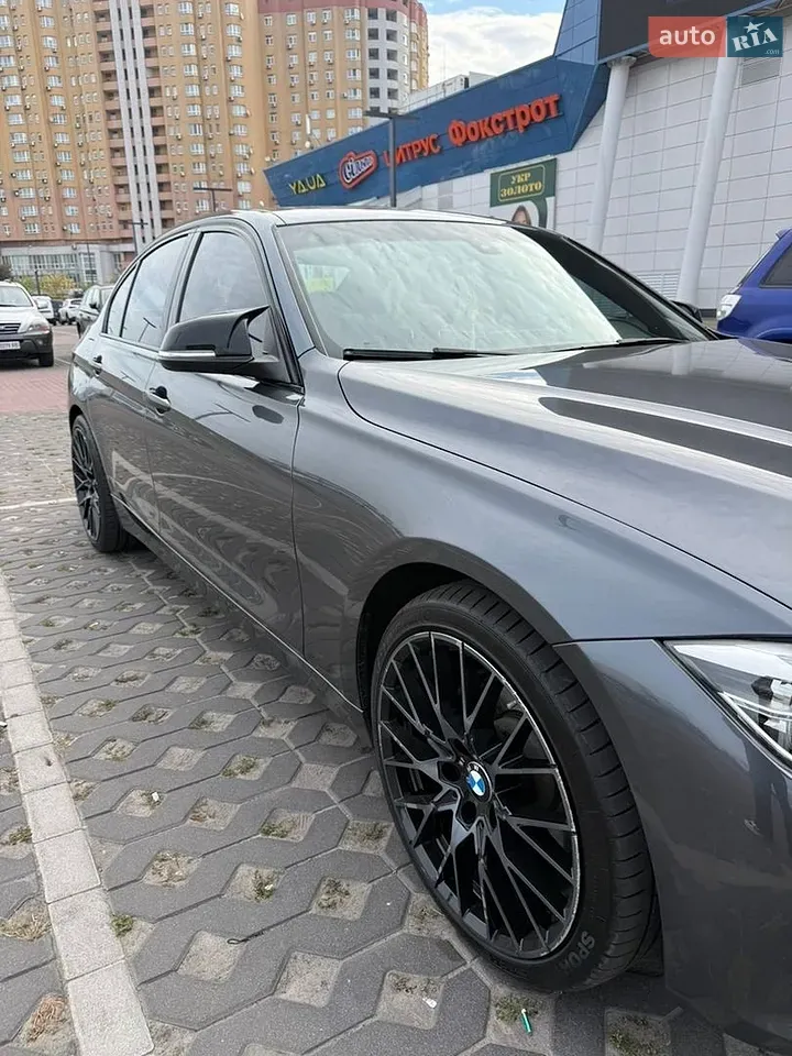 BMW 3 Series 2017 photo 5