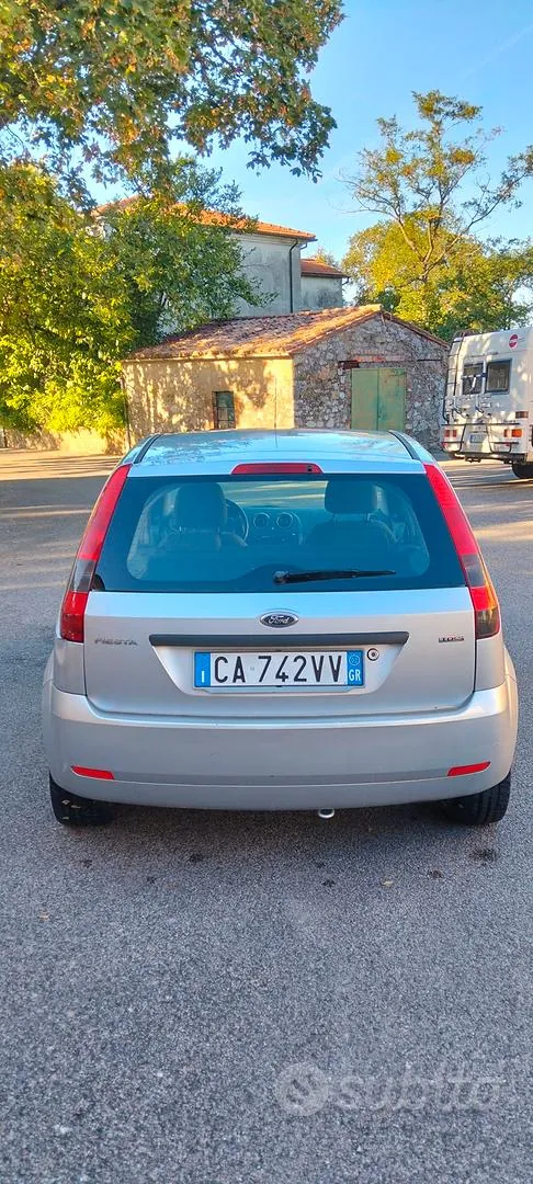 Ford Fiesta 2002 photo 3