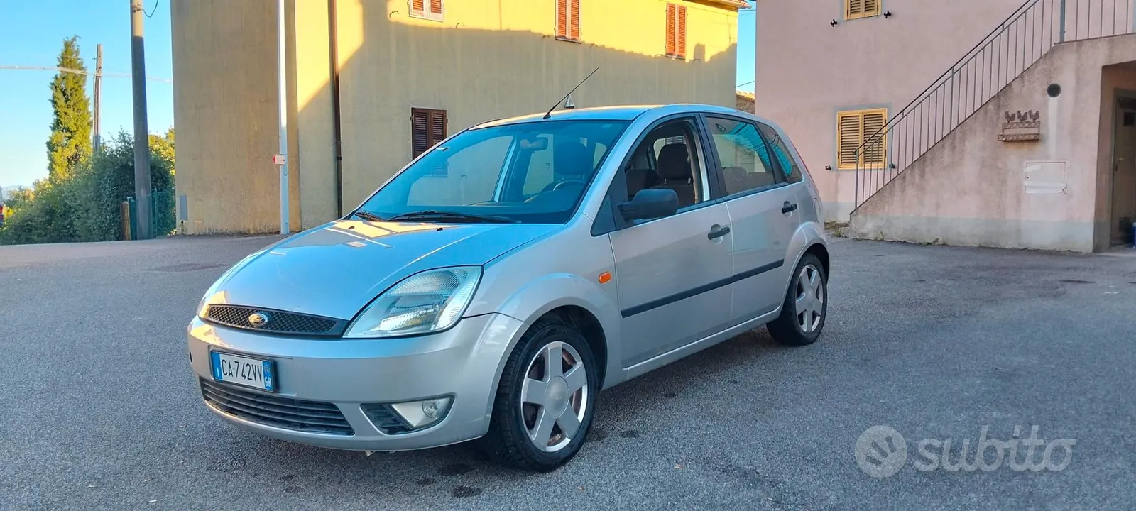 Ford Fiesta 2002 photo 2