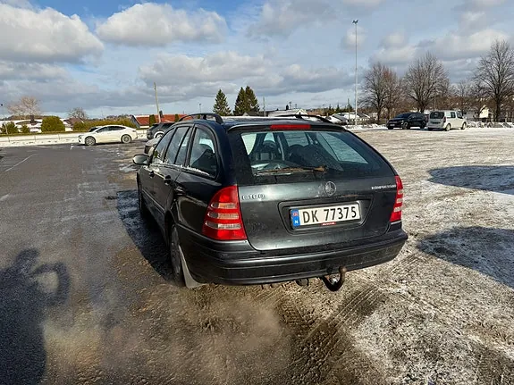 Mercedes-Benz C180 2004 photo 2