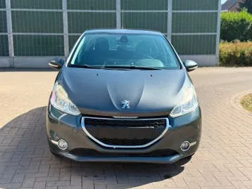 Peugeot 208 2012 photo 2