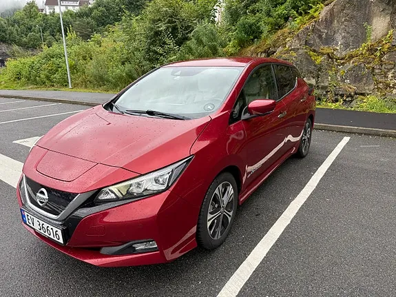 Nissan Leaf 2018 photo 2