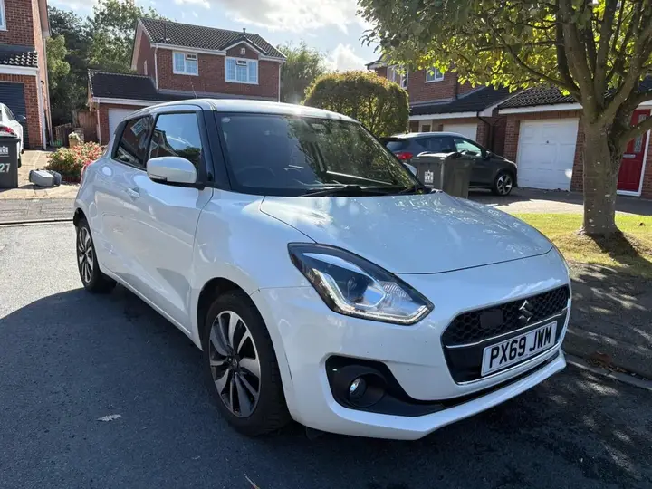 Suzuki Swift 2019 photo 2