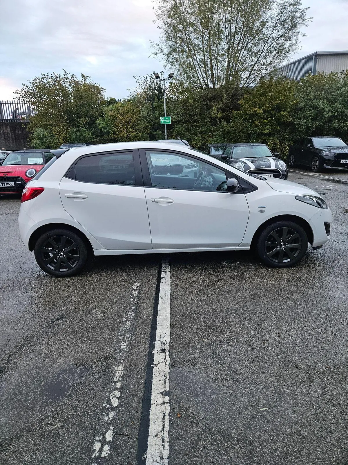 Mazda Mazda2 2014 photo 5