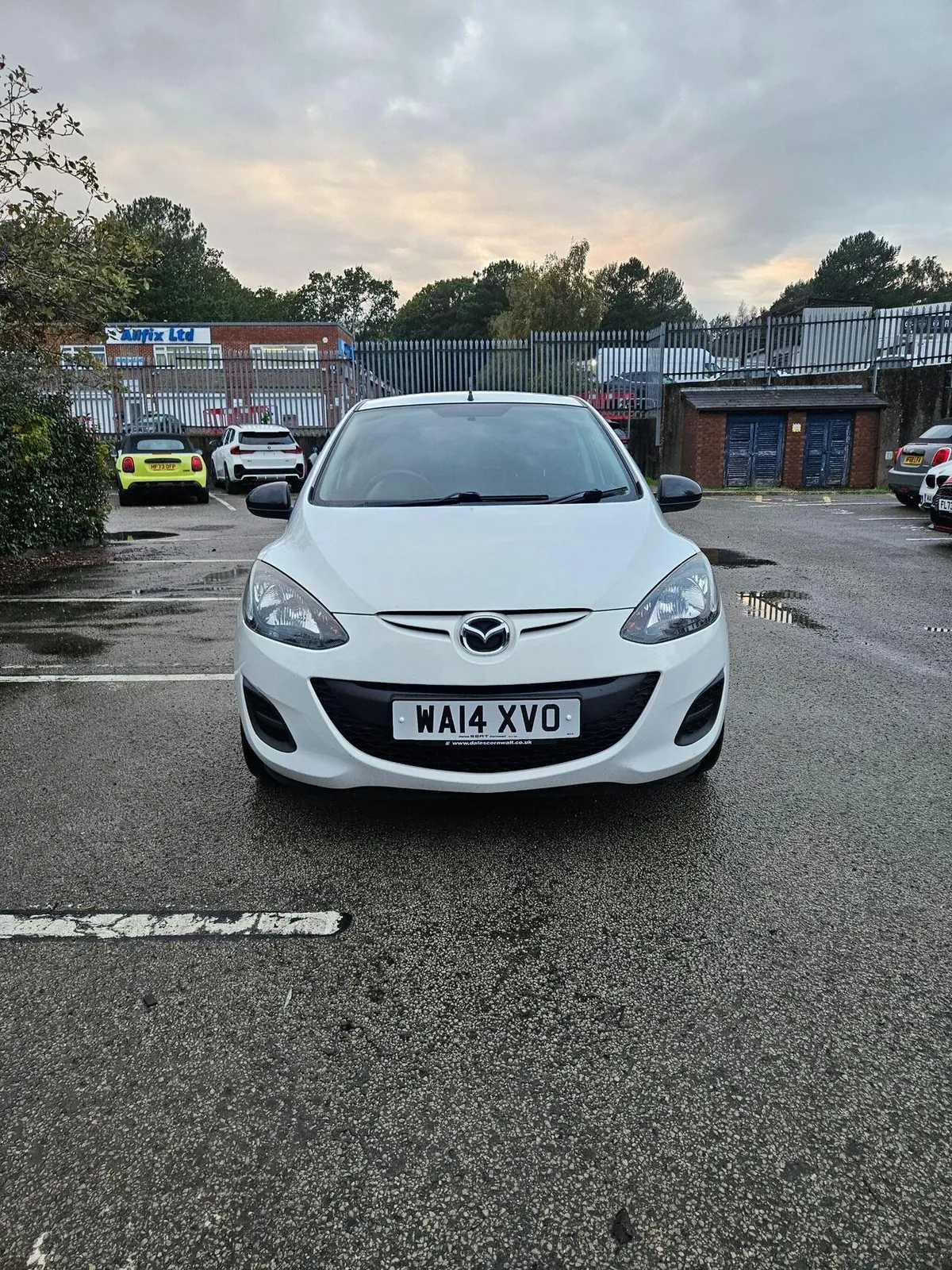 Mazda Mazda2 2014 photo 3