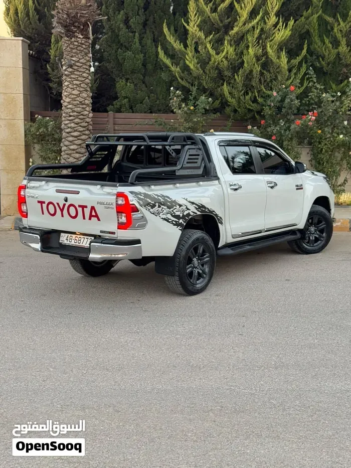 Toyota Hilux 2022 photo 3