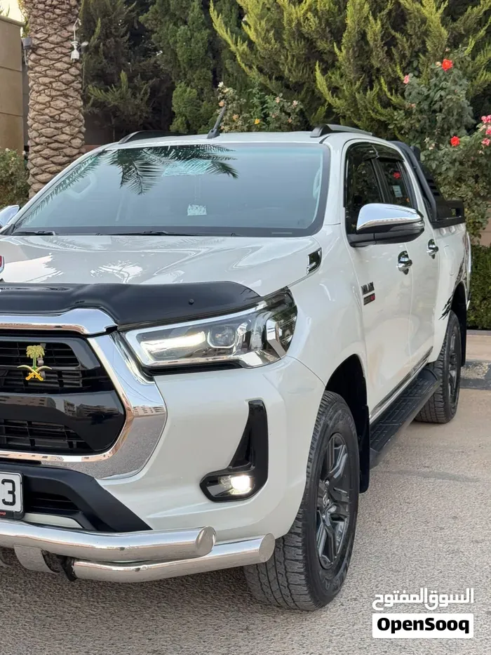 Toyota Hilux 2022 photo 2