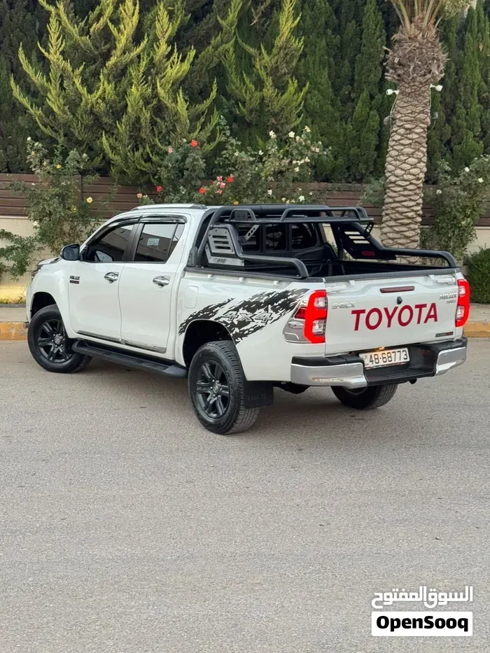 Toyota Hilux 2022 photo 4