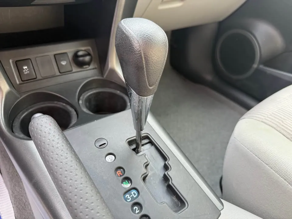 Toyota Rav4 2010 photo 4