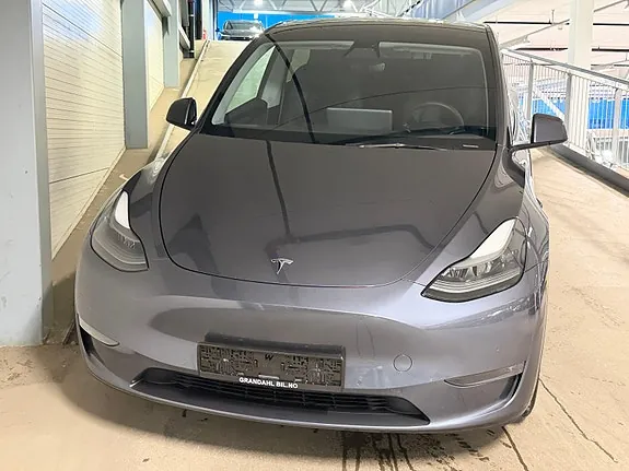 Tesla Model Y 2022 photo 2