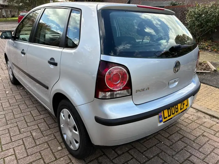 Volkswagen Polo 2008 photo 3