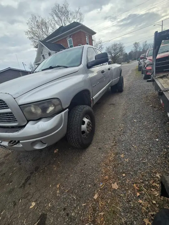 Dodge Ram 3500 2003 photo 2