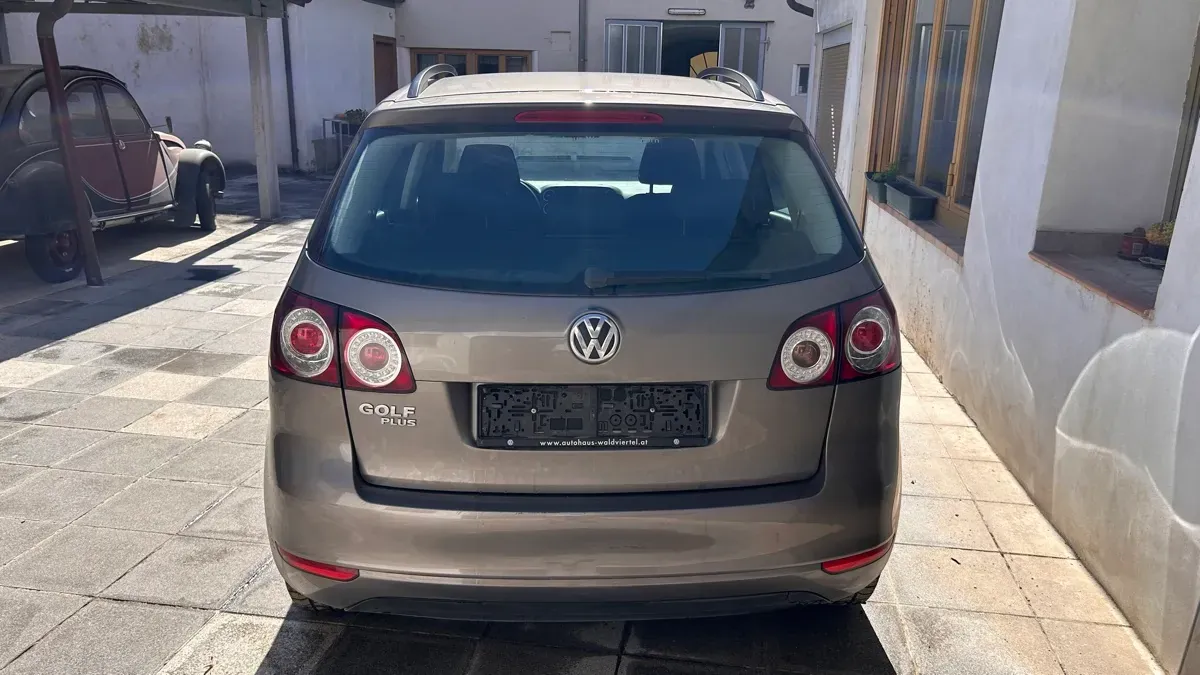 Volkswagen Golf 2009 photo 3