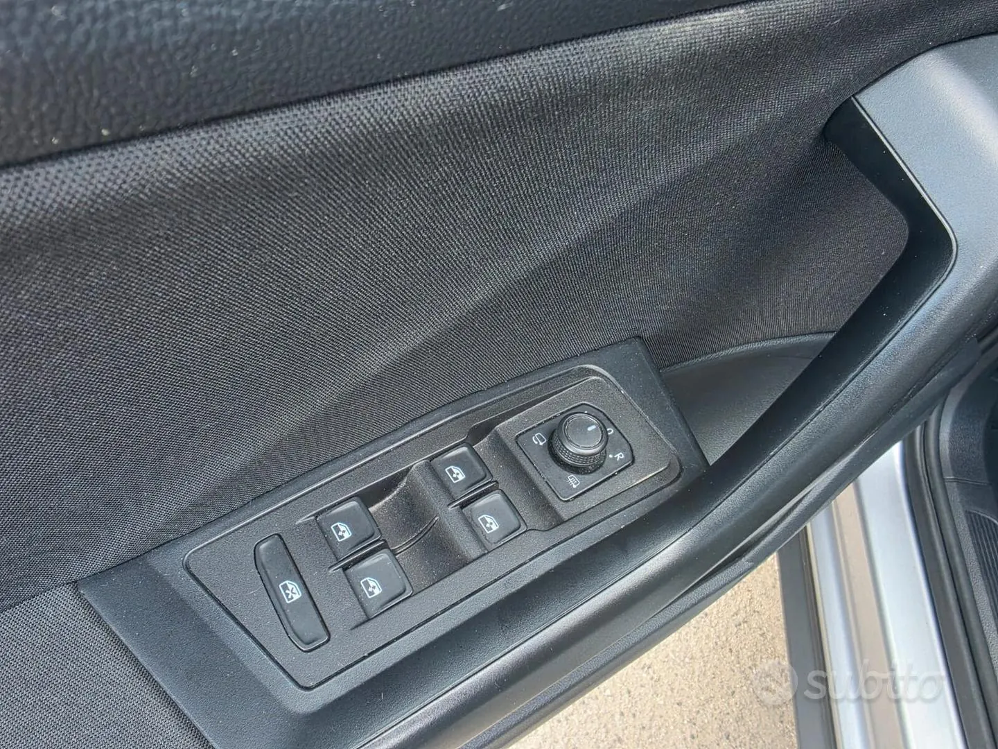 Volkswagen T-Roc 2023 photo 5