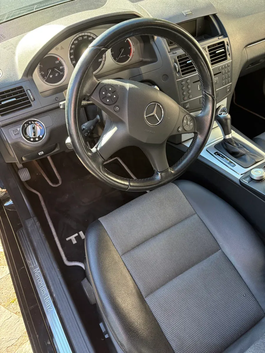 Mercedes-Benz C-Class 2009 photo 3