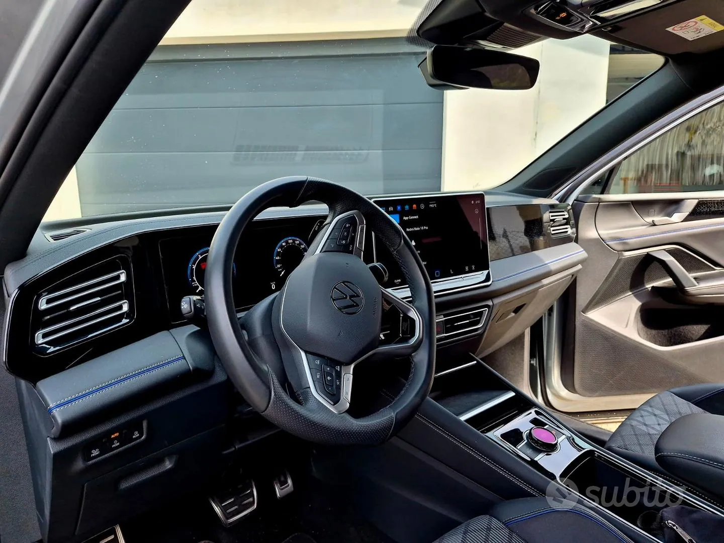 Volkswagen Tiguan 2025 photo 2