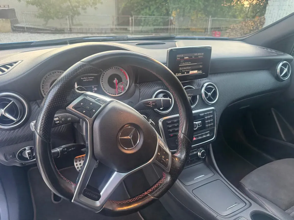Mercedes-Benz A-Class 2013 photo 3