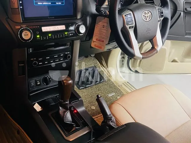 Toyota Land Cruiser Prado 2013 photo 4