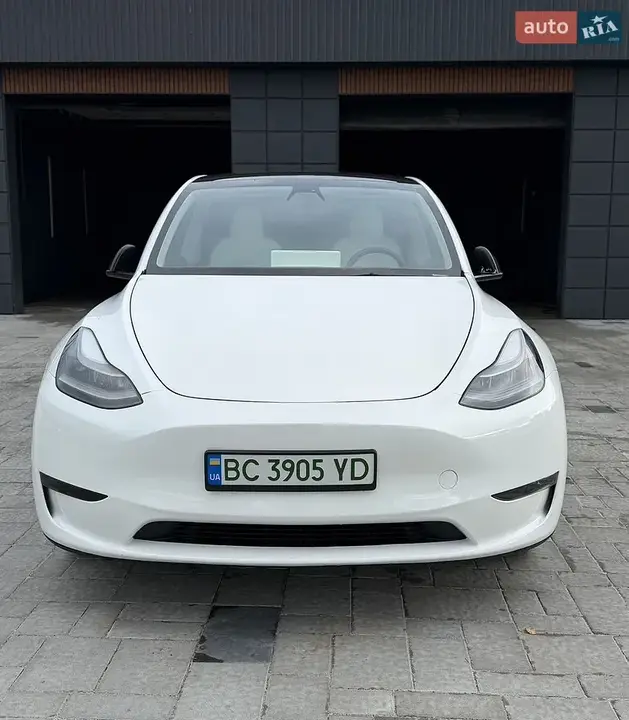 Tesla Model Y 2022 photo 2