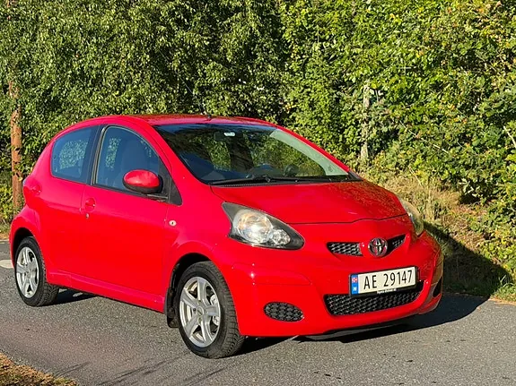 Toyota Aygo 2011 photo 2