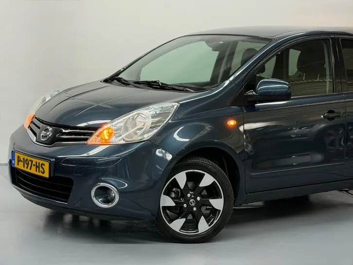 Nissan Note 2012 photo 3