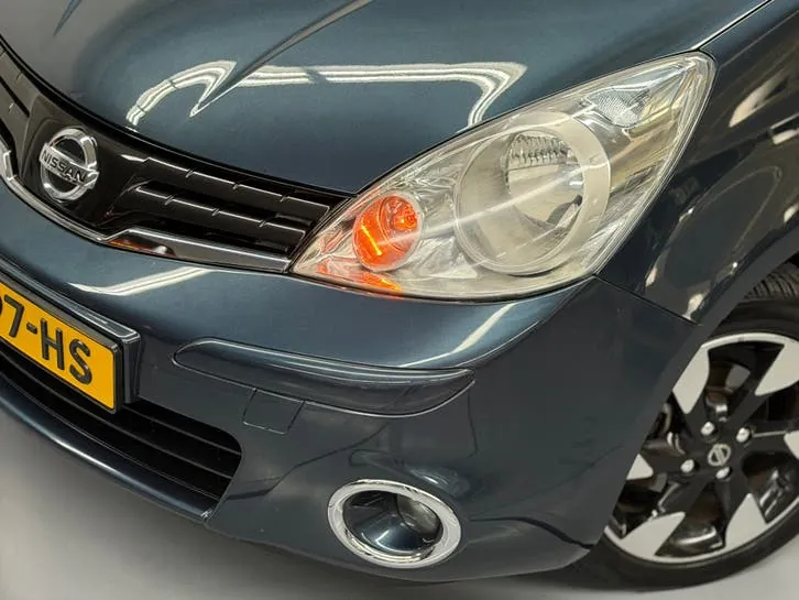 Nissan Note 2012 photo 2
