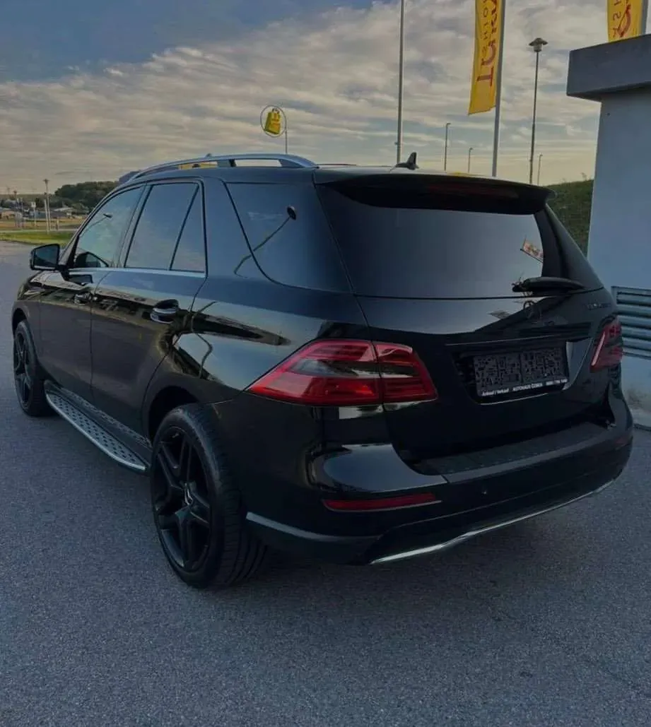 Mercedes-Benz M-Class 2012 photo 2