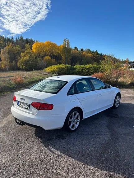 Audi A4 2012 photo 4