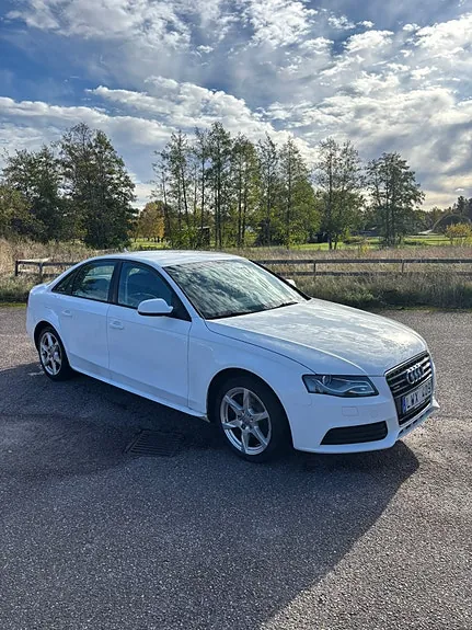Audi A4 2012 photo 3