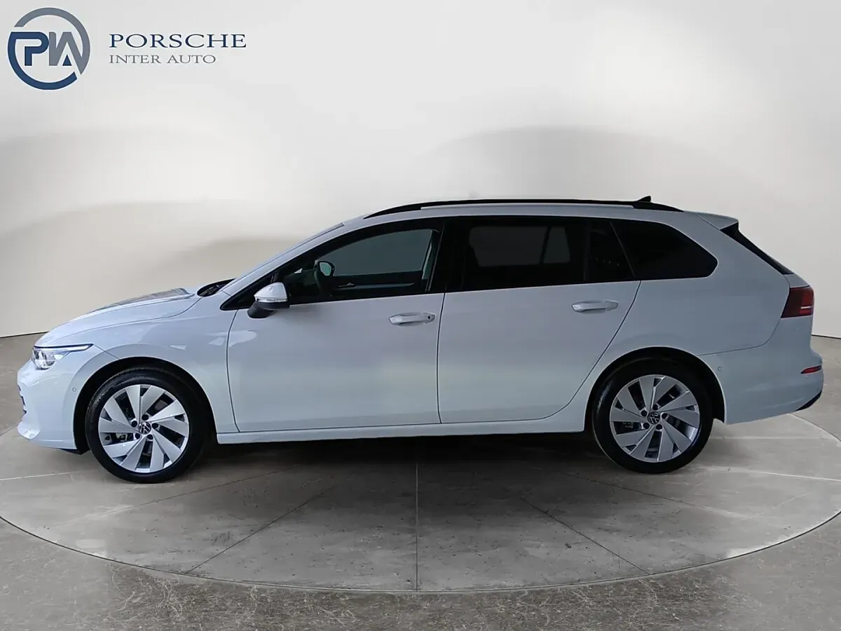Volkswagen Golf 2026 photo 2