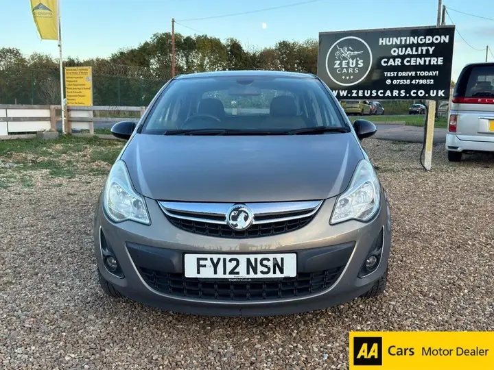 Vauxhall Corsa 2012 photo 2