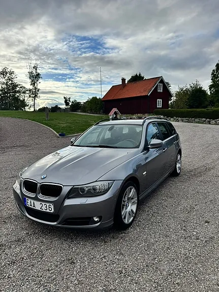BMW 320D 2010 photo 3