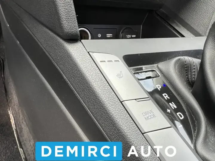 Hyundai Elantra 2017 photo 3
