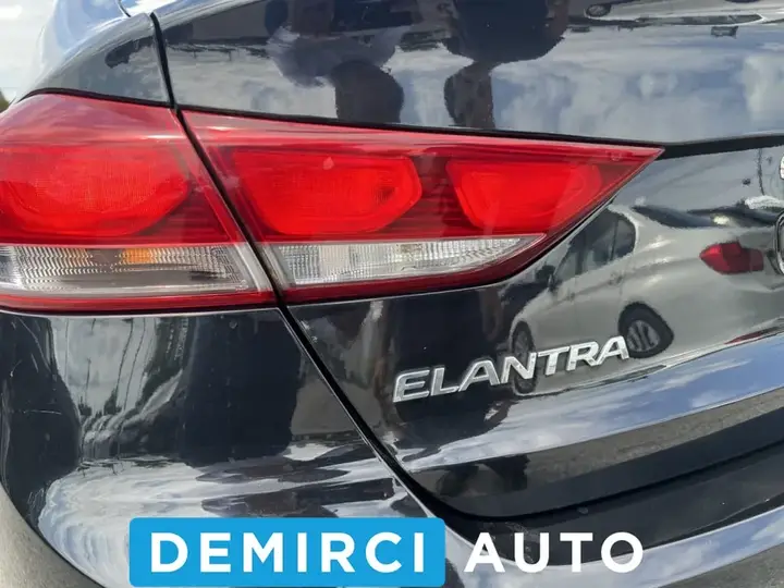 Hyundai Elantra 2017 photo 2