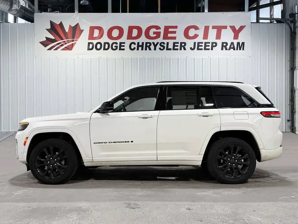 Jeep Grand Cherokee 2026 photo 2