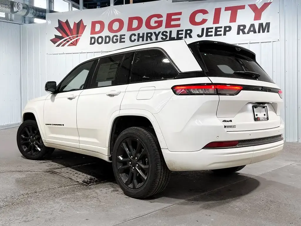 Jeep Grand Cherokee 2026 photo 4