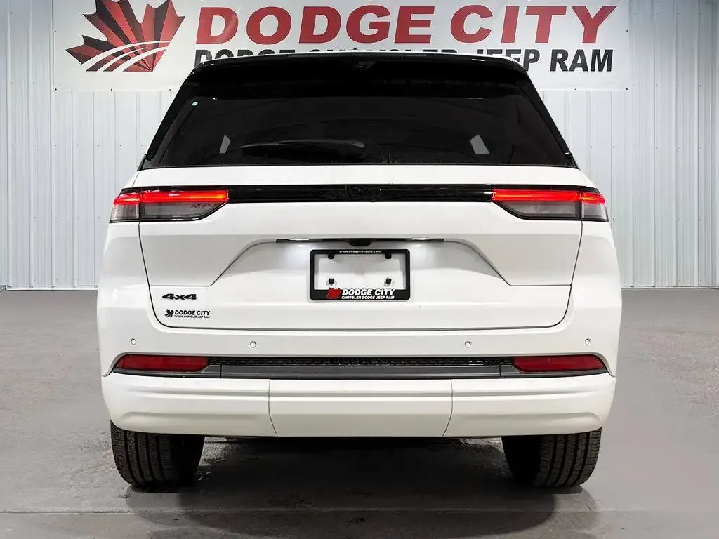Jeep Grand Cherokee 2026 photo 5