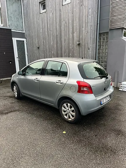 Toyota Yaris 2006 photo 4