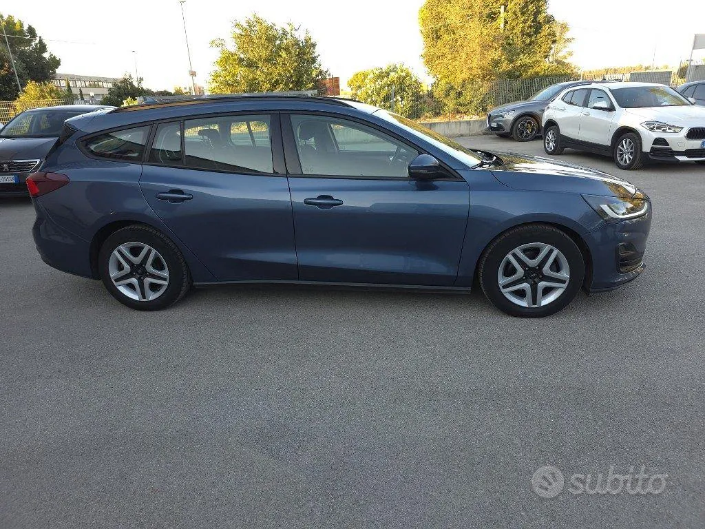 Ford Focus 2022 photo 2