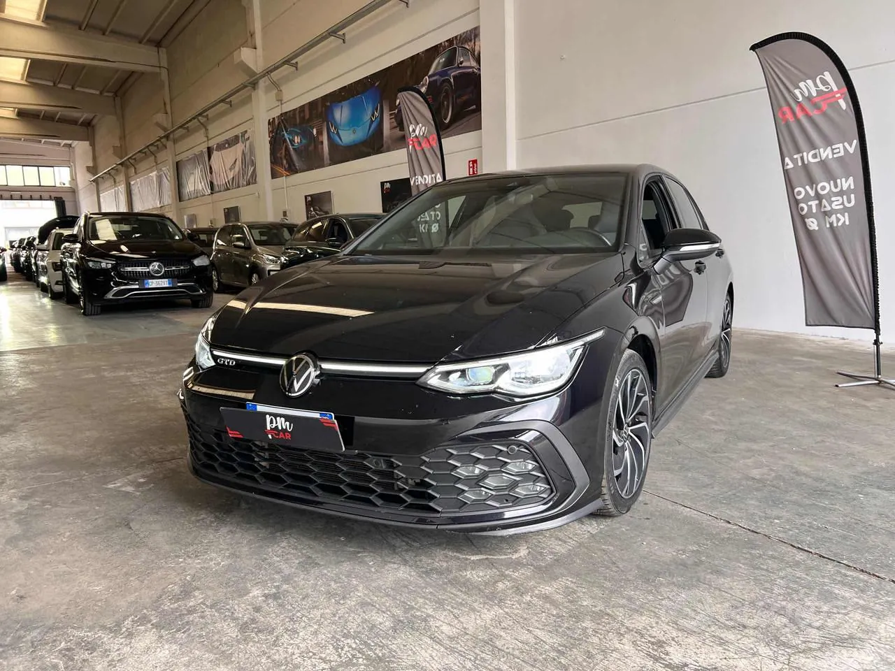 Volkswagen Golf 2023 photo 2