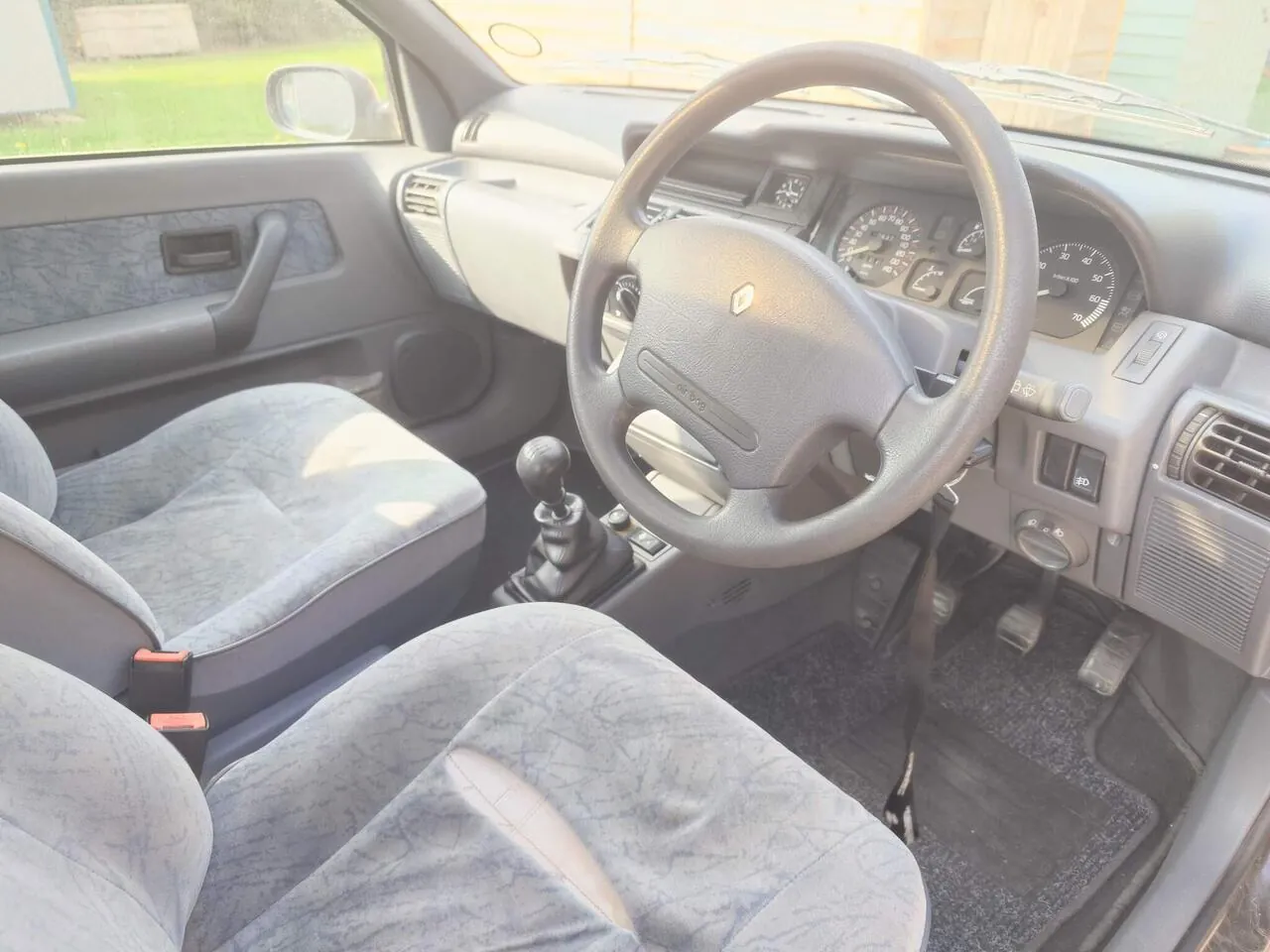 Renault Clio 1996 photo 3