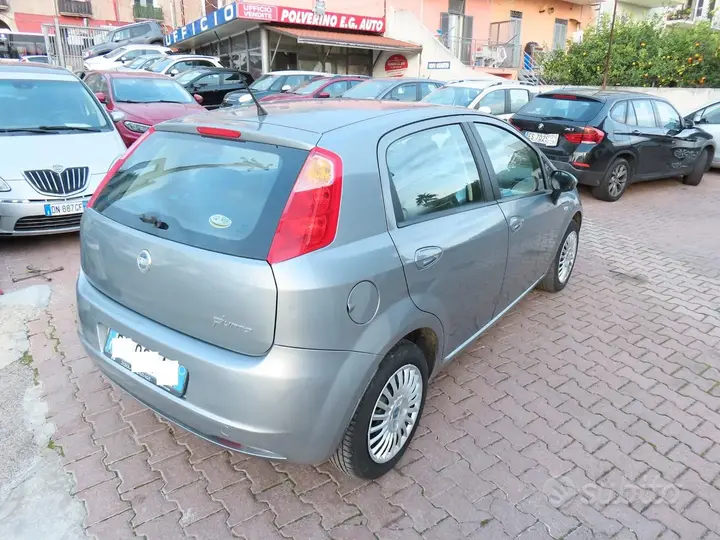 Fiat Grande Punto 2006 photo 3